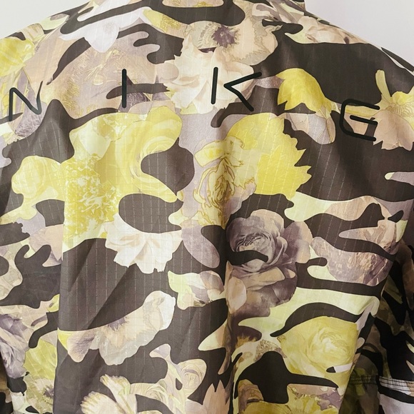 New! NIKE Floral Camouflage Jacket Cargo Khaki/Light Size XS - Picture 8 of 9